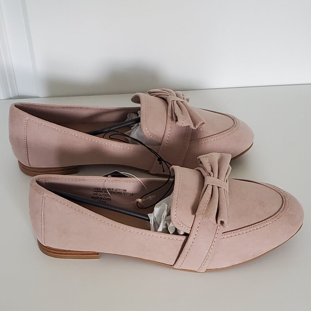 Torrid Women's Pink Faux Suede Flats Sz. 8.5 NWT